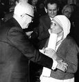 Mutter Teresa und Sandro Pertini.jpg